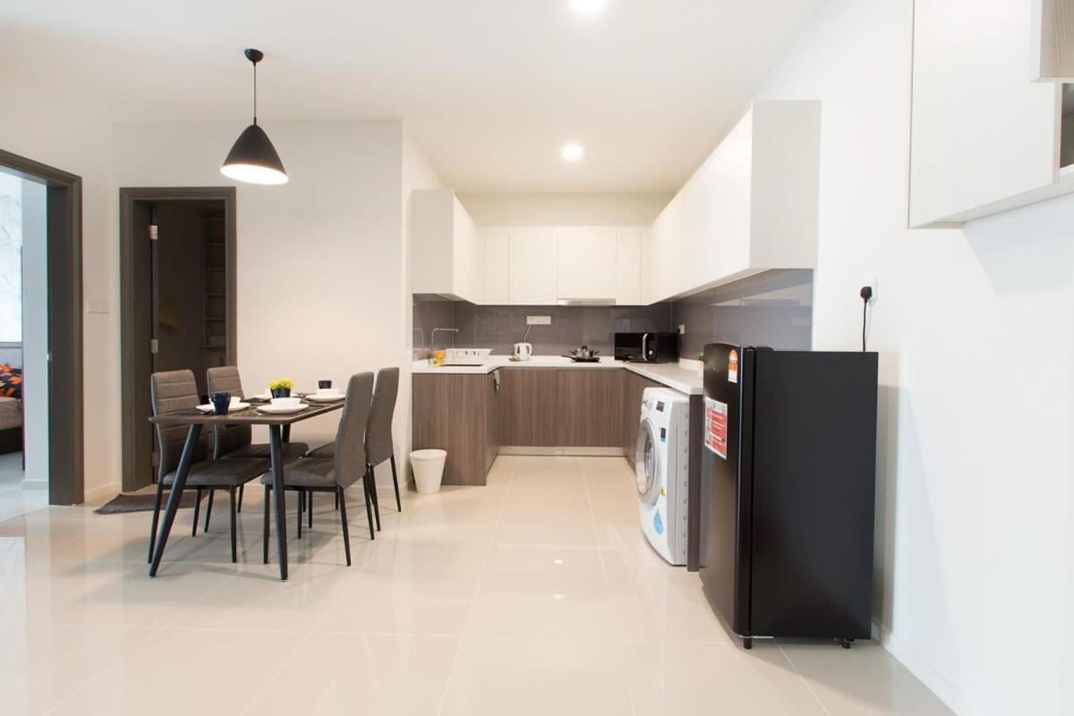 Modern, High Floor Suasana Suites 05 In Jb ジョホールバル エクステリア 写真